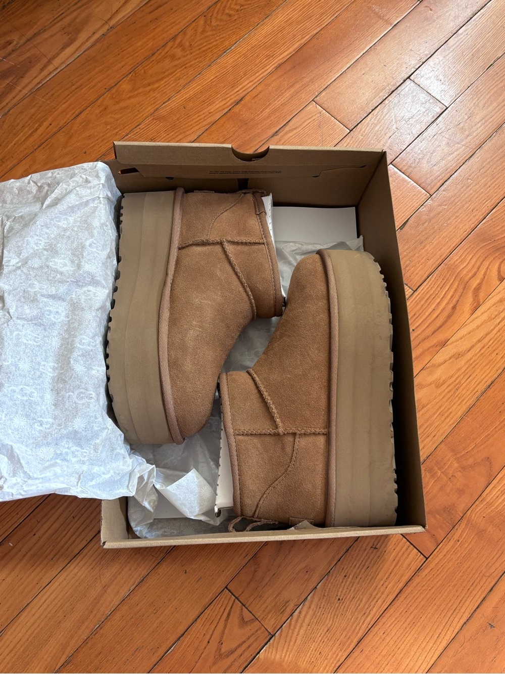 UGG ultra mini Chestnut Platform